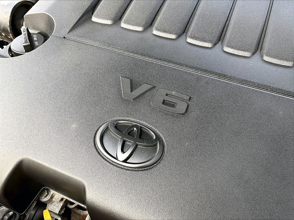 Used 2013 Toyota Avalon XLE FWD image 34