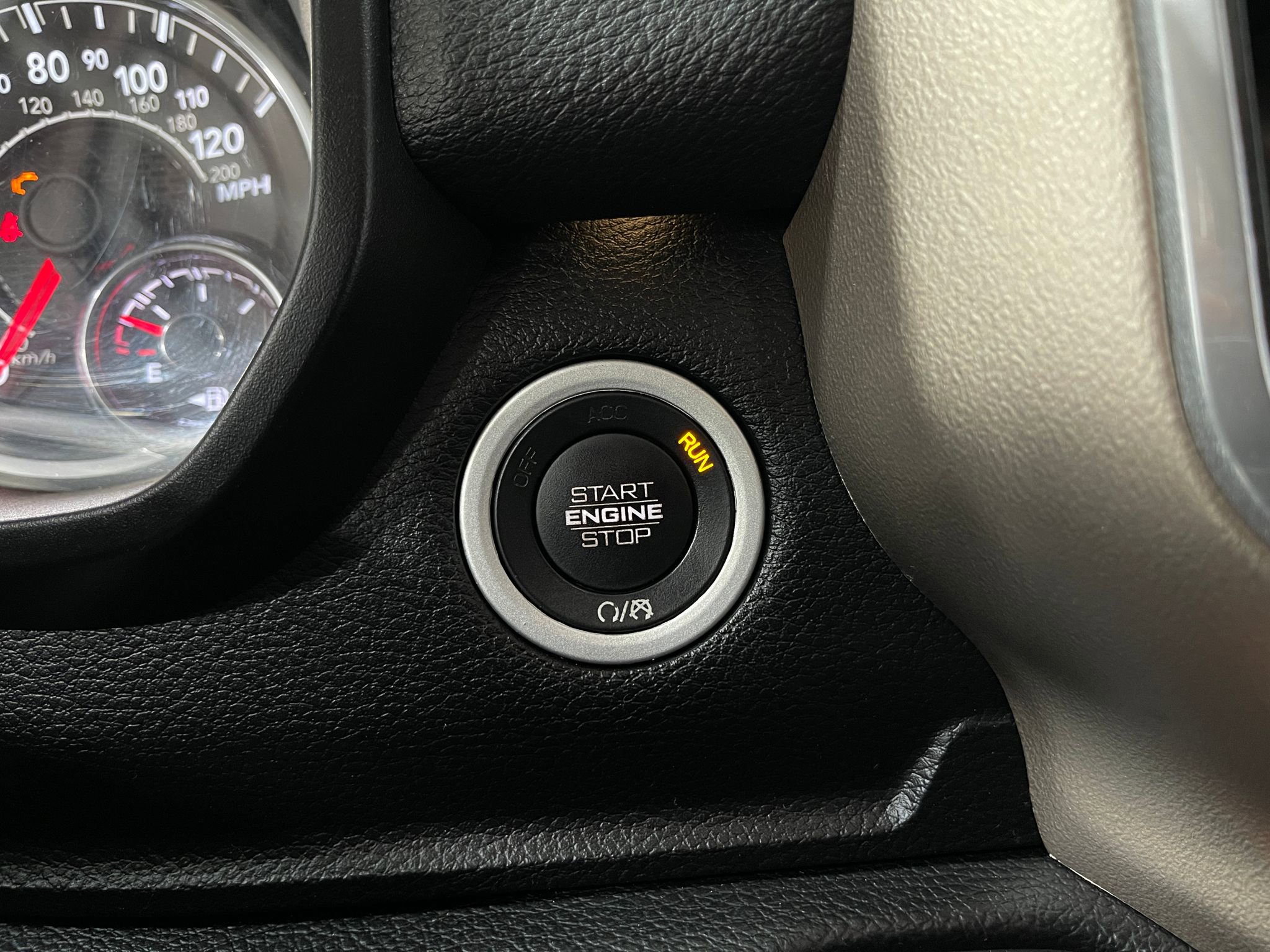 Used 2020 RAM 1500 Laramie AWD/4WD image 20