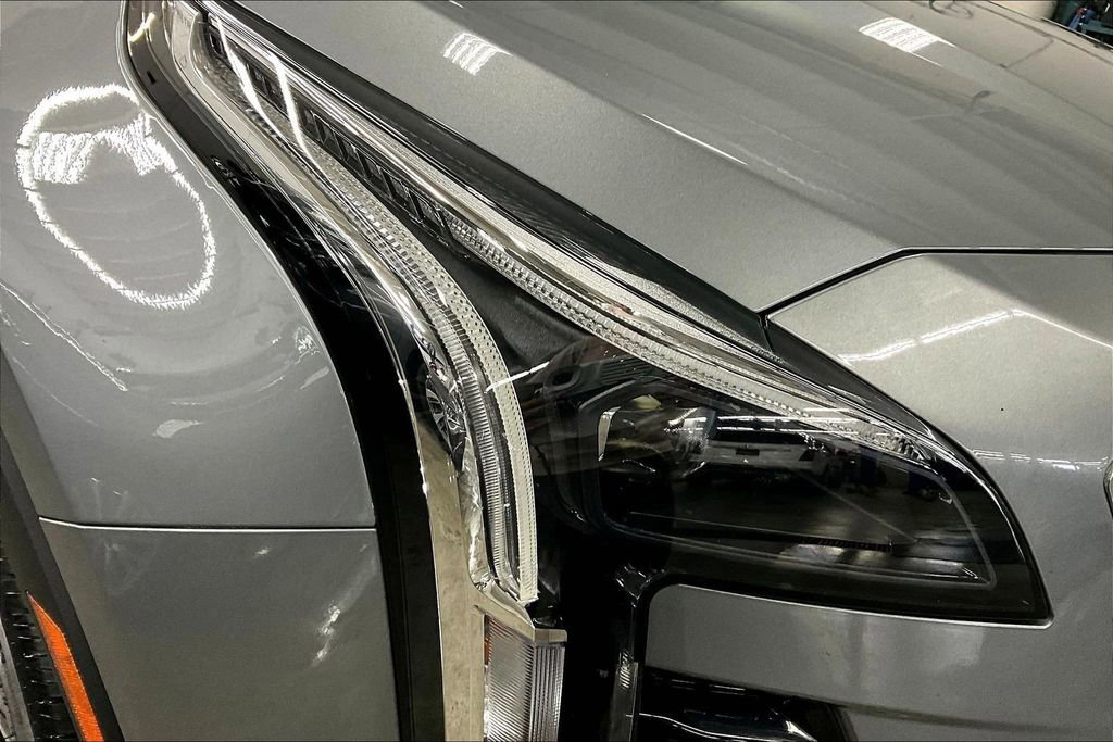 Used 2023 Cadillac XT4 Premium Luxury AWD/4WD image 32