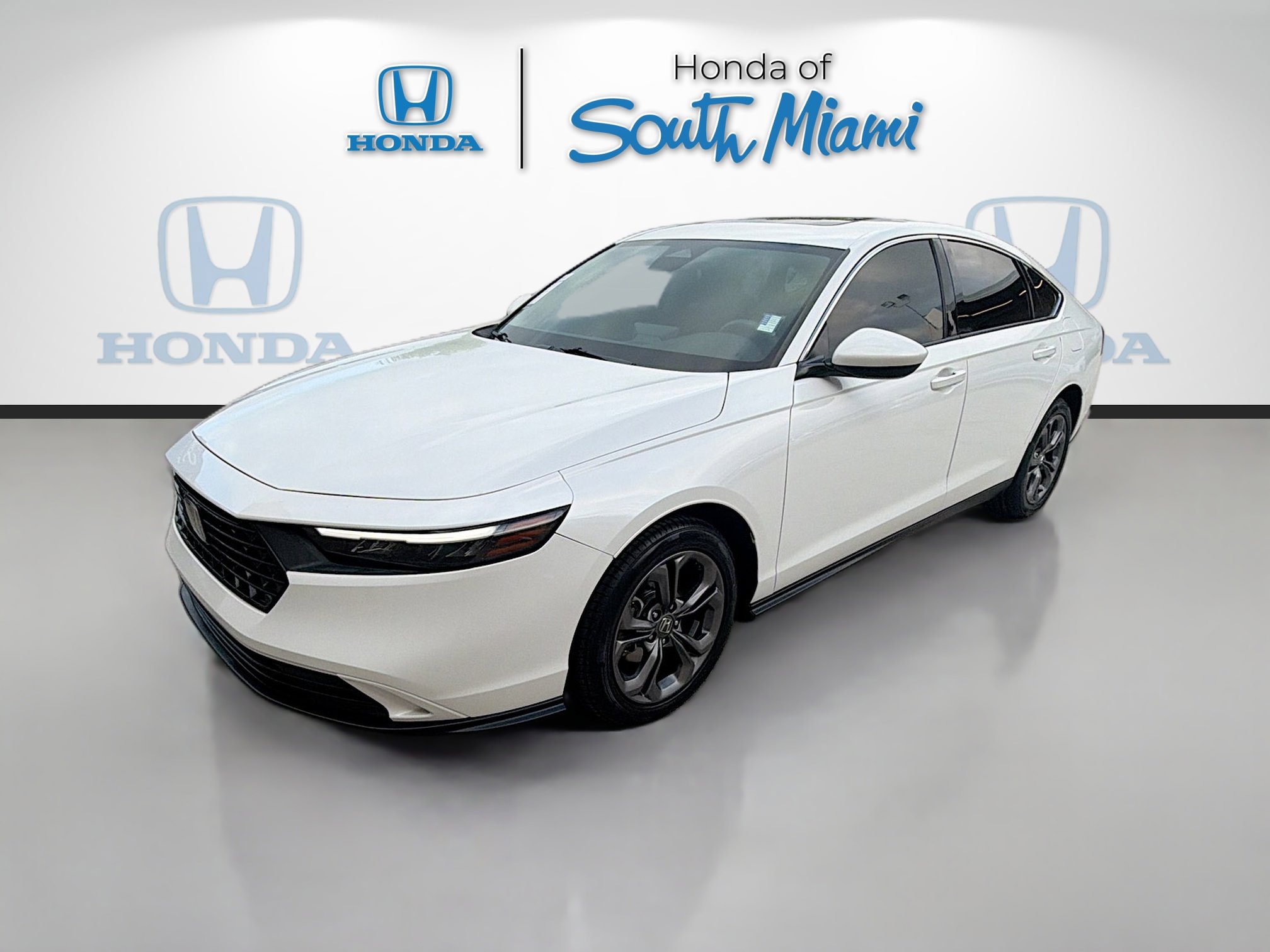 Certified 2023 Honda Accord EX image 3