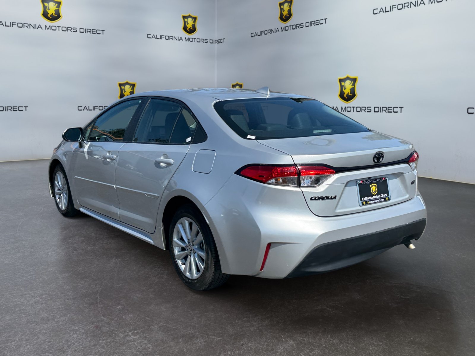 Used 2025 Toyota Corolla LE w/ LE Premium Package FWD image 3
