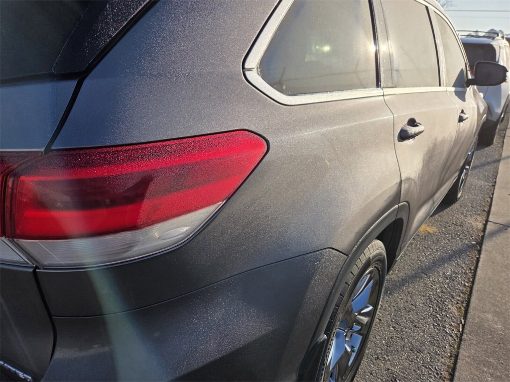 Used 2018 Toyota Highlander Limited Platinum image 6