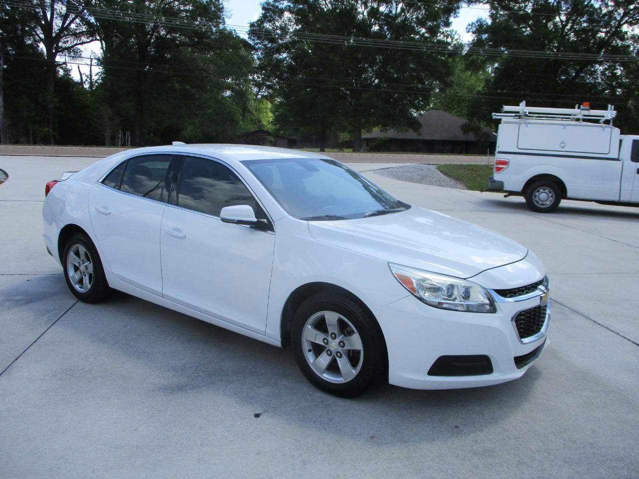 Used 2016 Chevrolet Malibu LT image 25