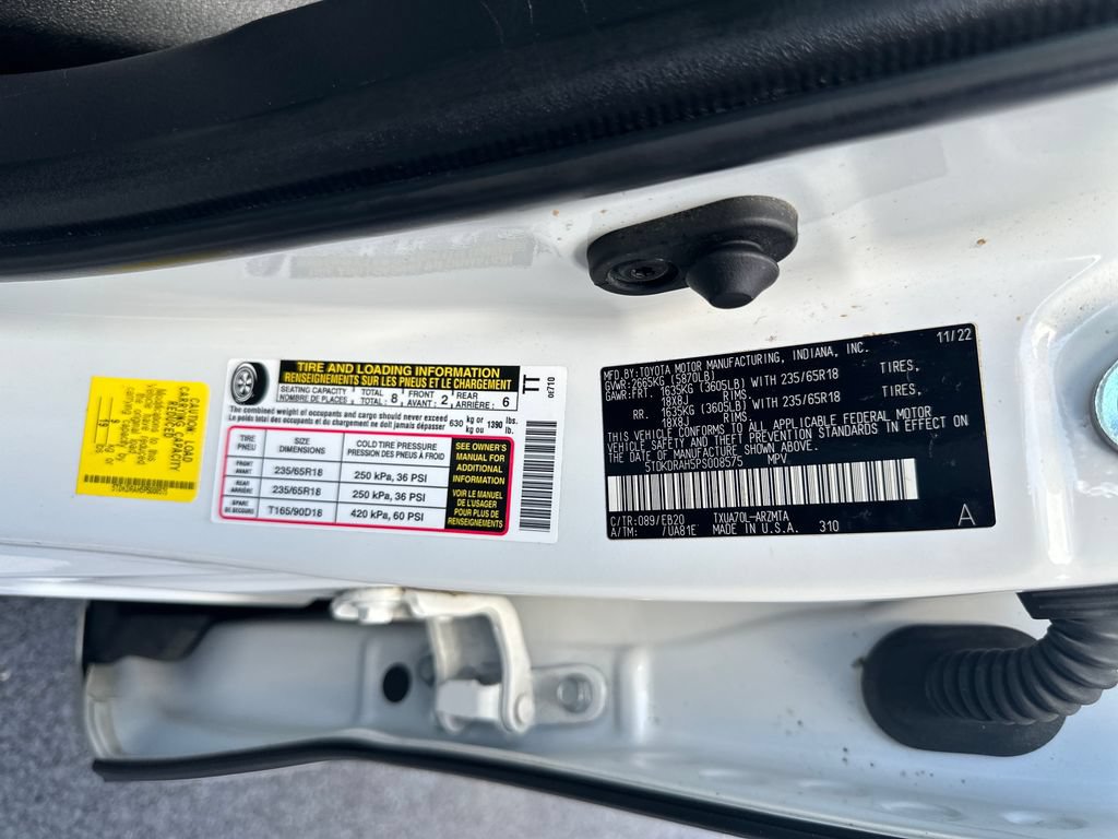 Used 2023 Toyota Highlander XLE FWD image 26