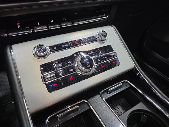 Certified 2024 Lincoln Aviator AWD w/ Premium Package image 21