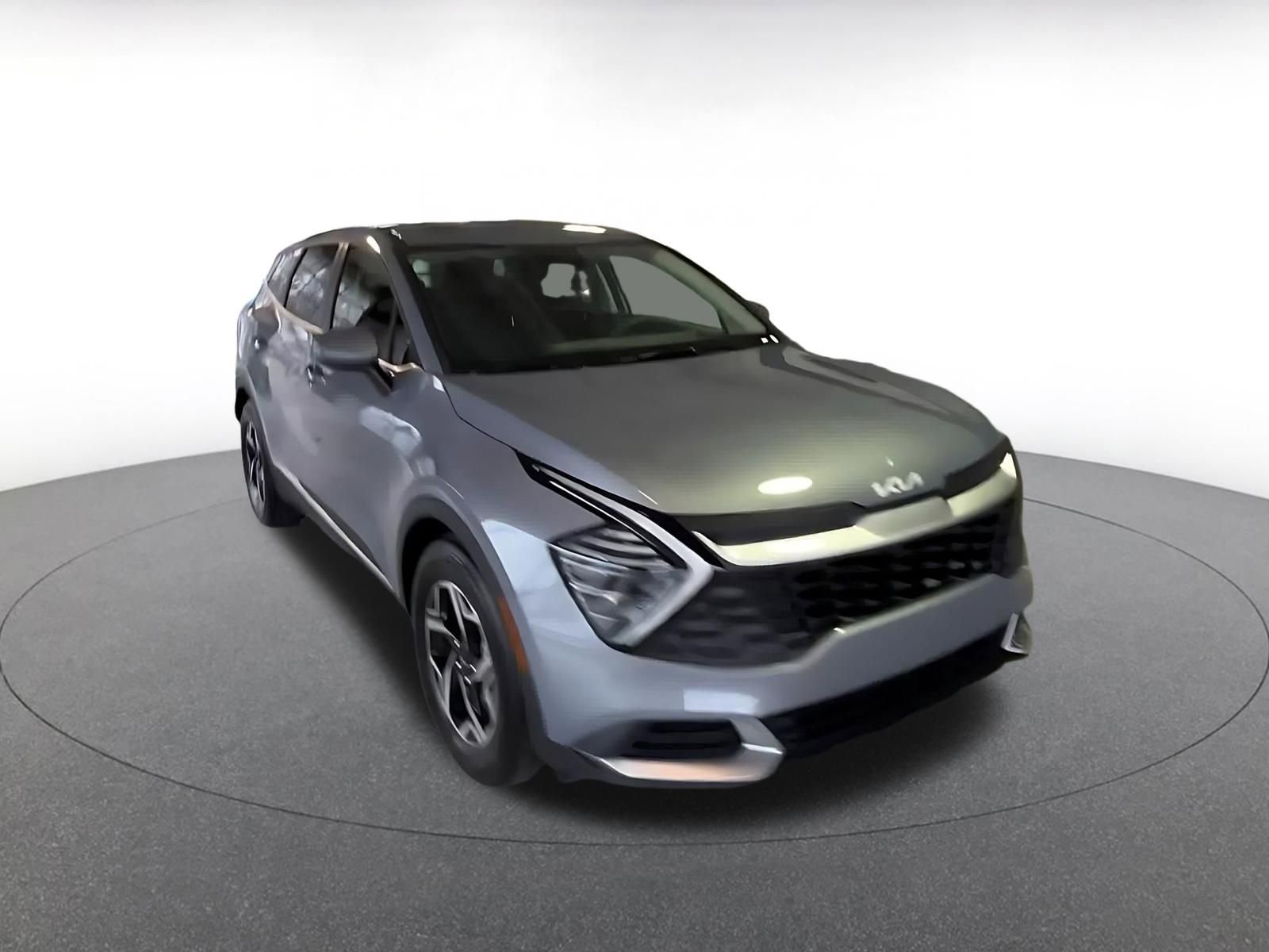 Used 2025 Kia Sportage LX image 7