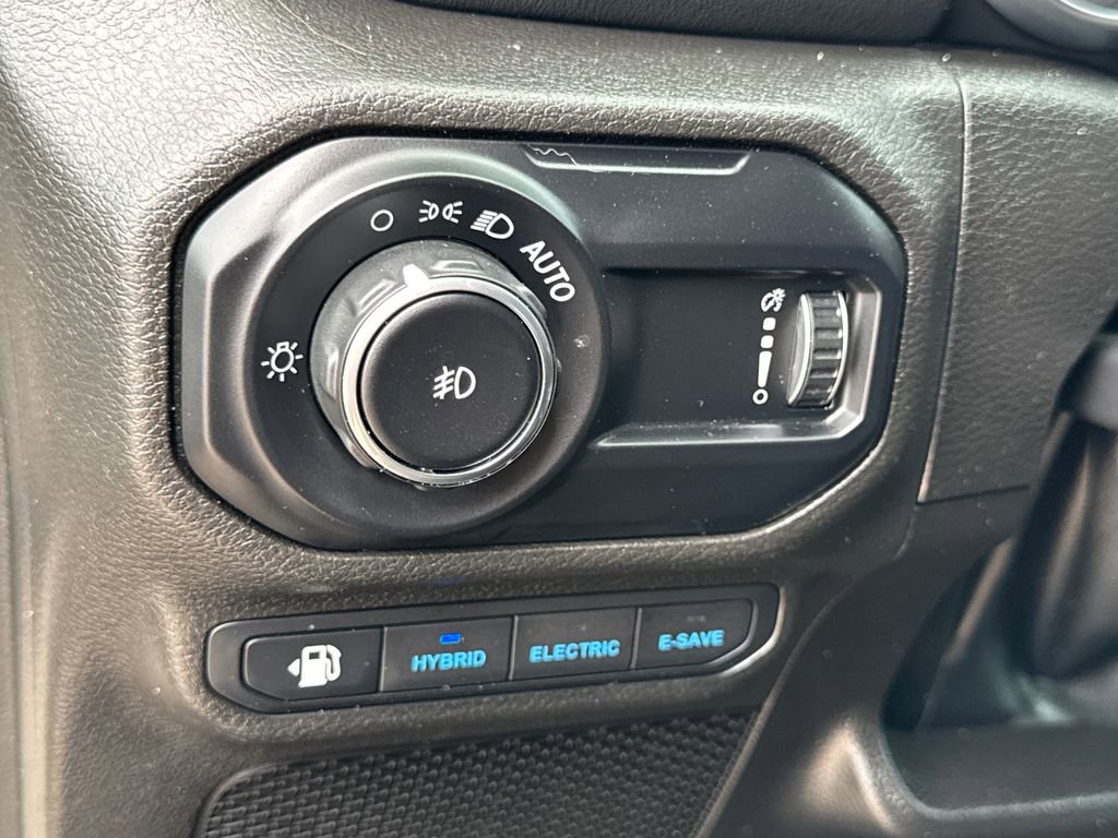 Certified 2023 Jeep Wrangler Unlimited Sahara AWD/4WD image 28
