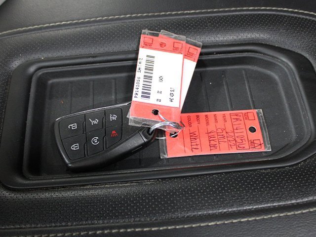 Used 2022 GMC Yukon SLT w/ SLT Premium Package image 18