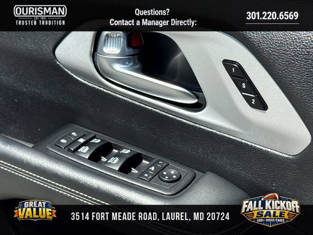 Used 2025 Chrysler Pacifica Limited FWD image 38