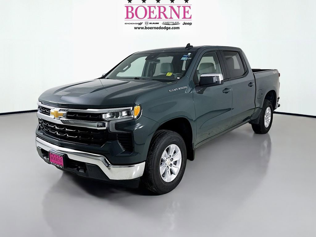 Used 2025 Chevrolet Silverado 1500 LT image 3