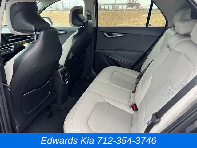 New 2026 Kia Niro EX image 16