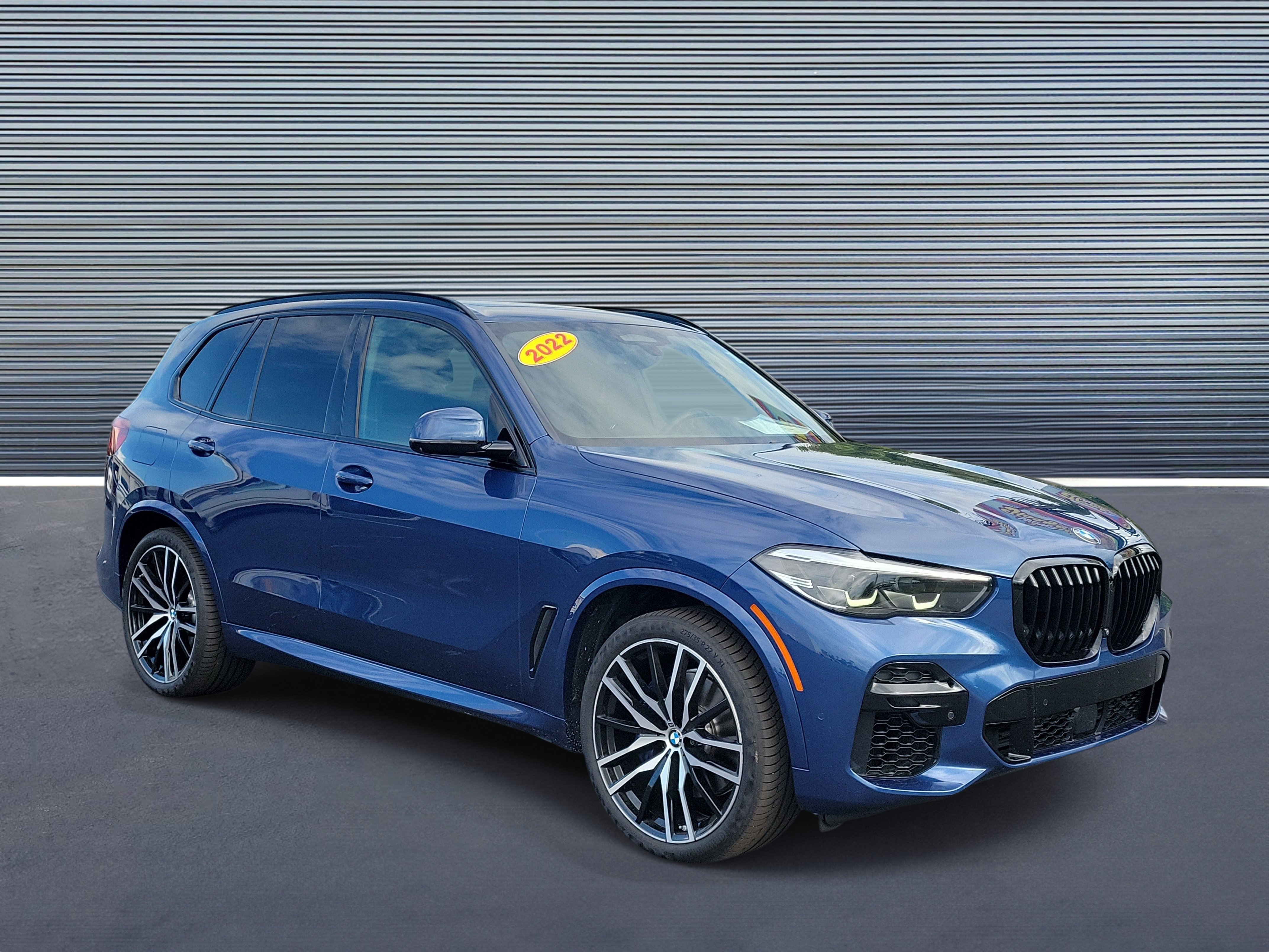 Used 2022 BMW X5 sDrive40i w/ M Sport Package RWD image 2