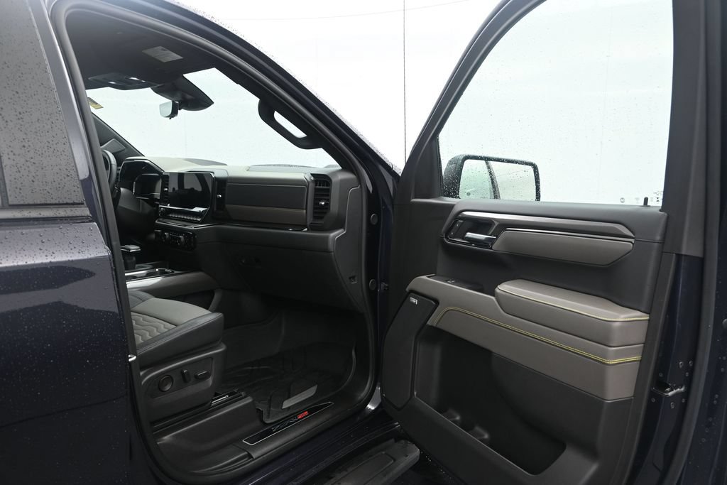 Used 2024 Chevrolet Silverado 1500 ZR2 w/ Technology Package AWD/4WD image 17