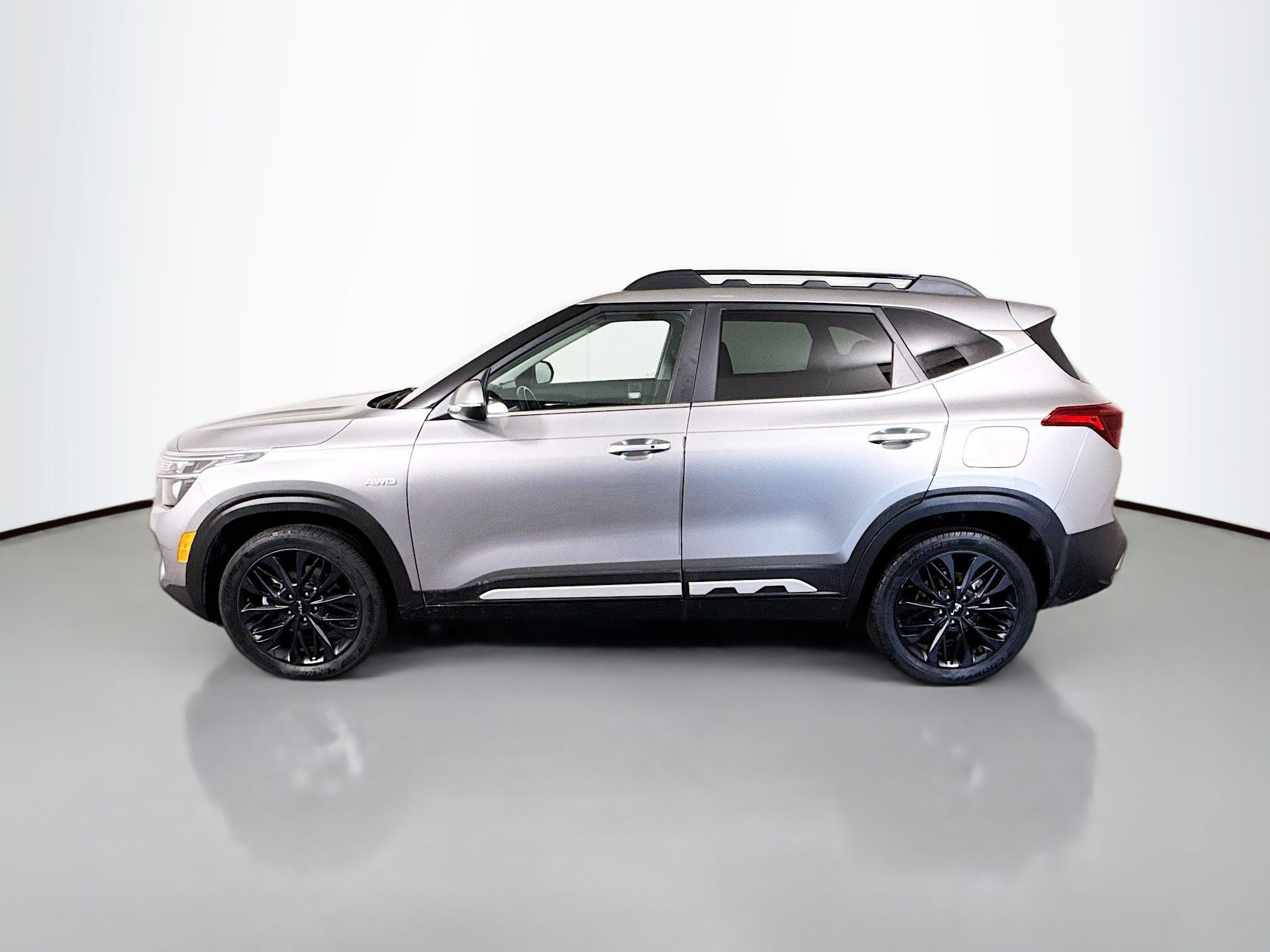 Used 2022 Kia Seltos Nightfall Edition image 6