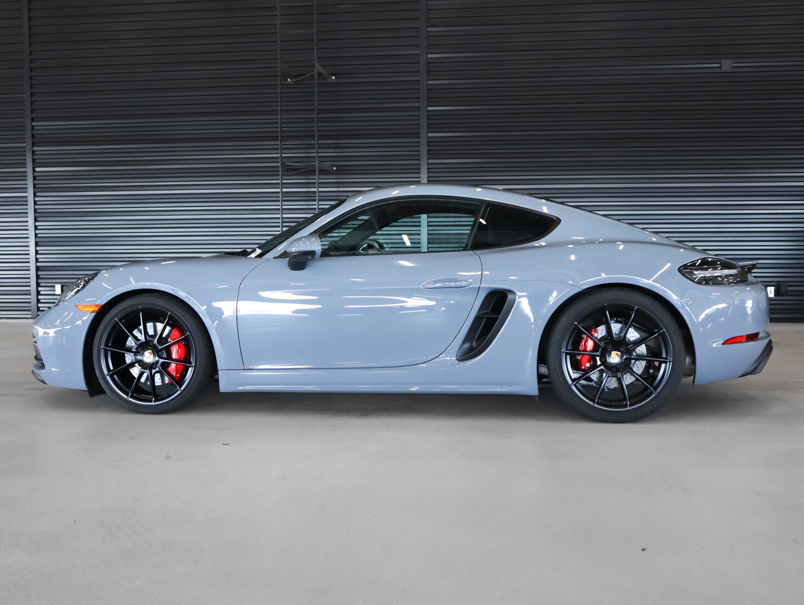 Certified 2025 Porsche 718 Cayman GTS RWD image 2