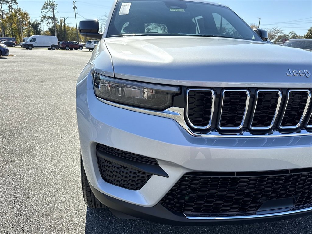 New 2025 Jeep Grand Cherokee Laredo X image 8
