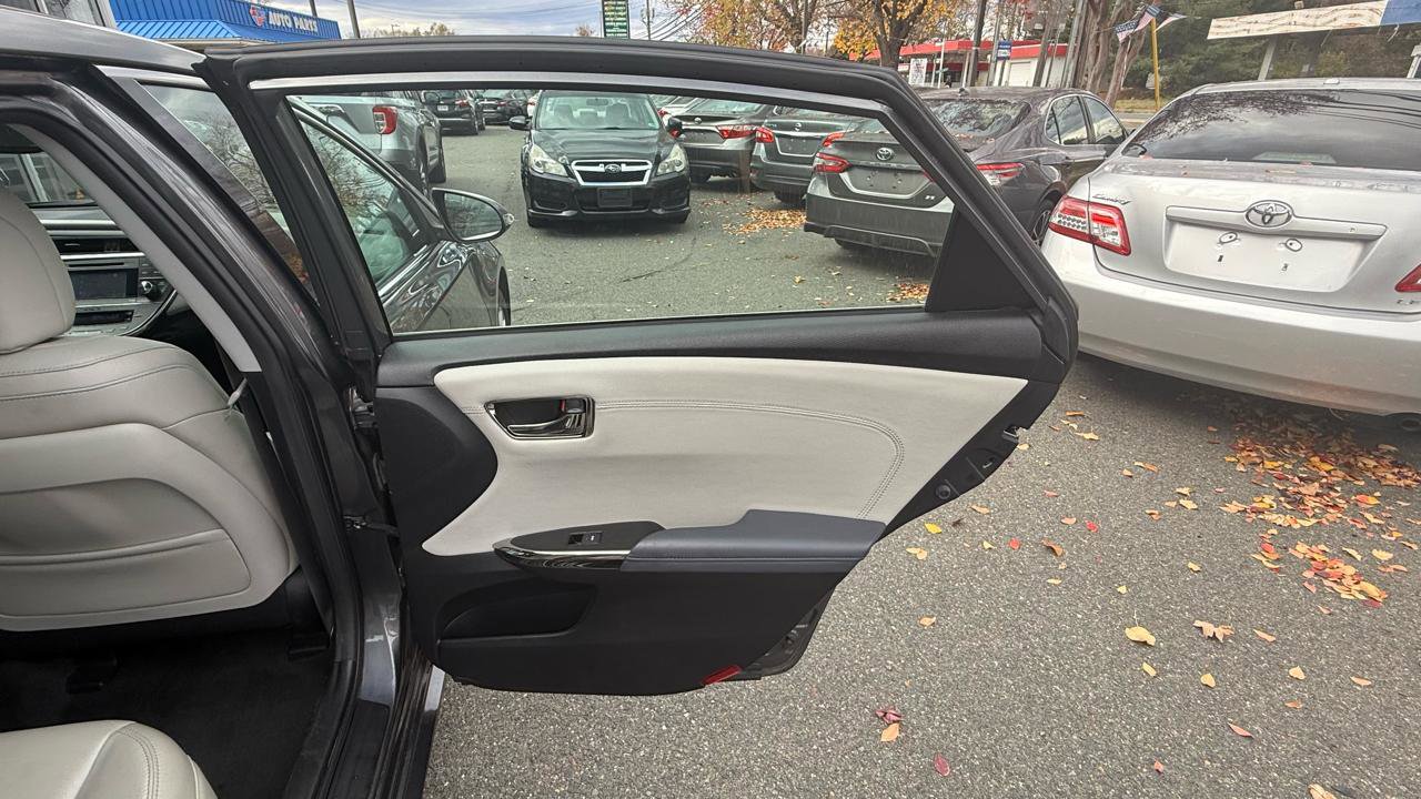Used 2013 Toyota Avalon XLE Touring image 34
