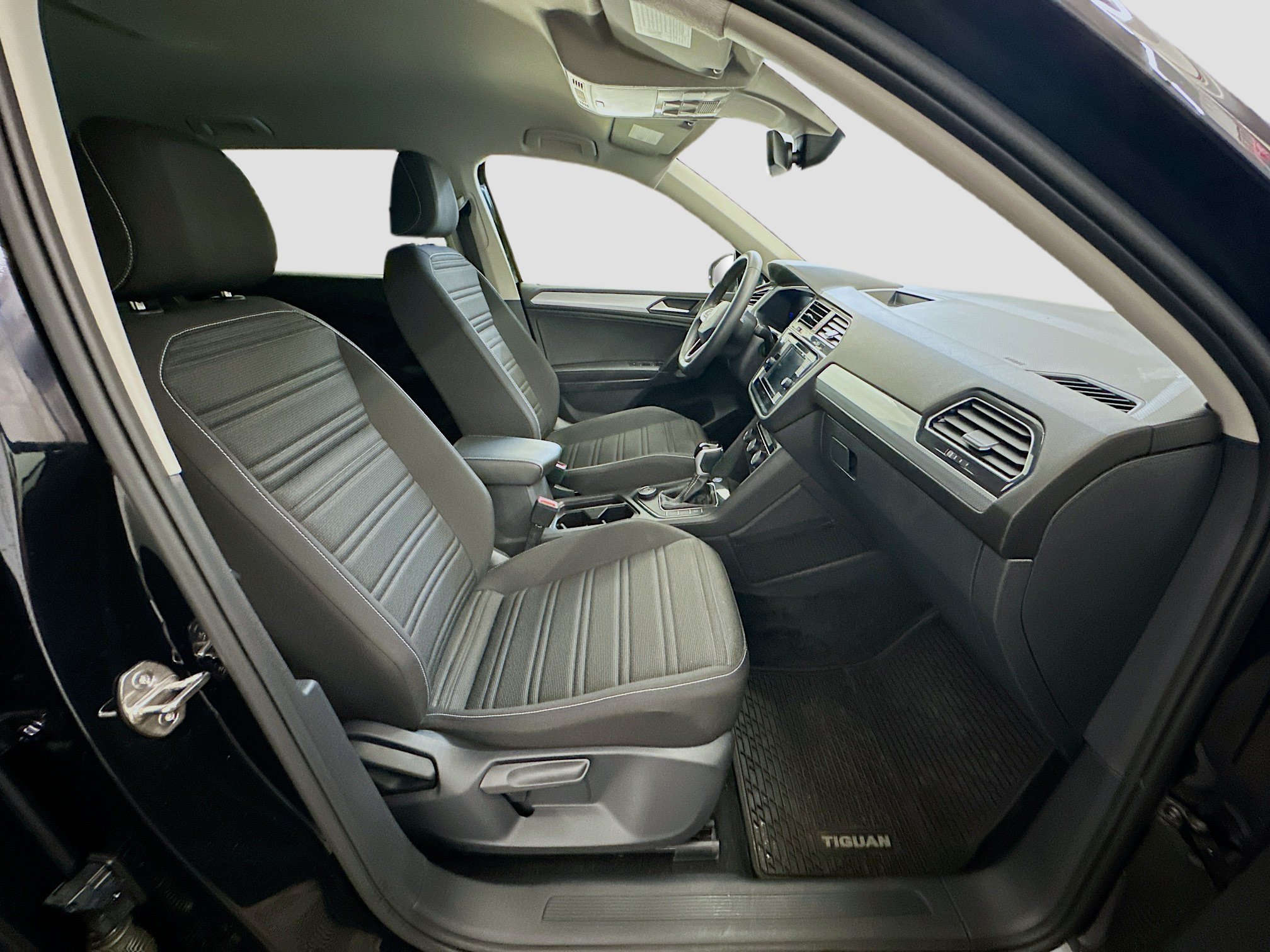 Used 2024 Volkswagen Tiguan S AWD/4WD image 31