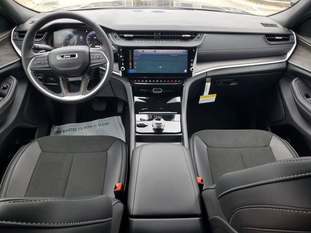 New 2026 Jeep Grand Cherokee Altitude AWD/4WD image 17