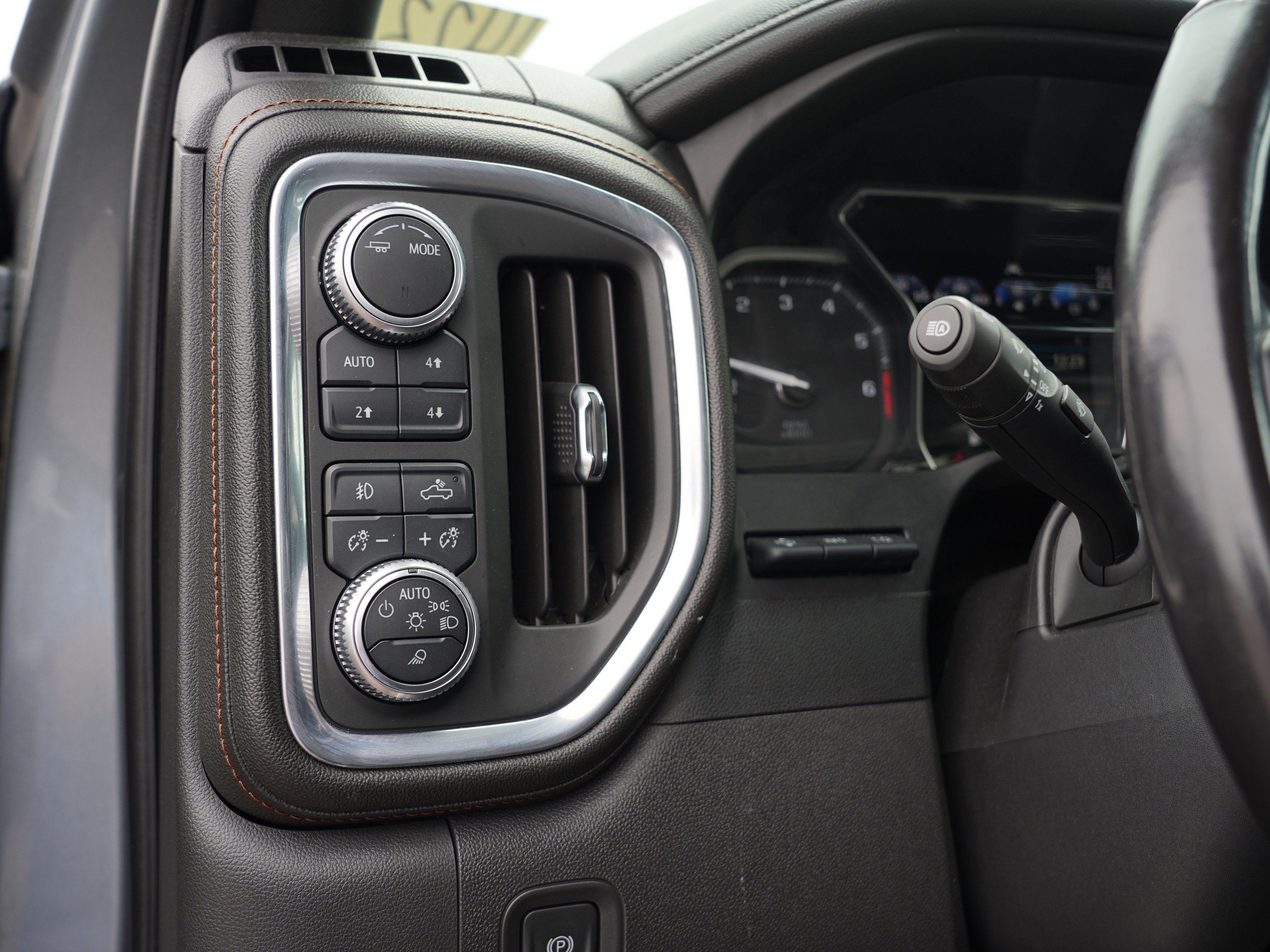 Used 2020 GMC Sierra 1500 AT4 w/ Off-Road Performance Package AWD/4WD image 17