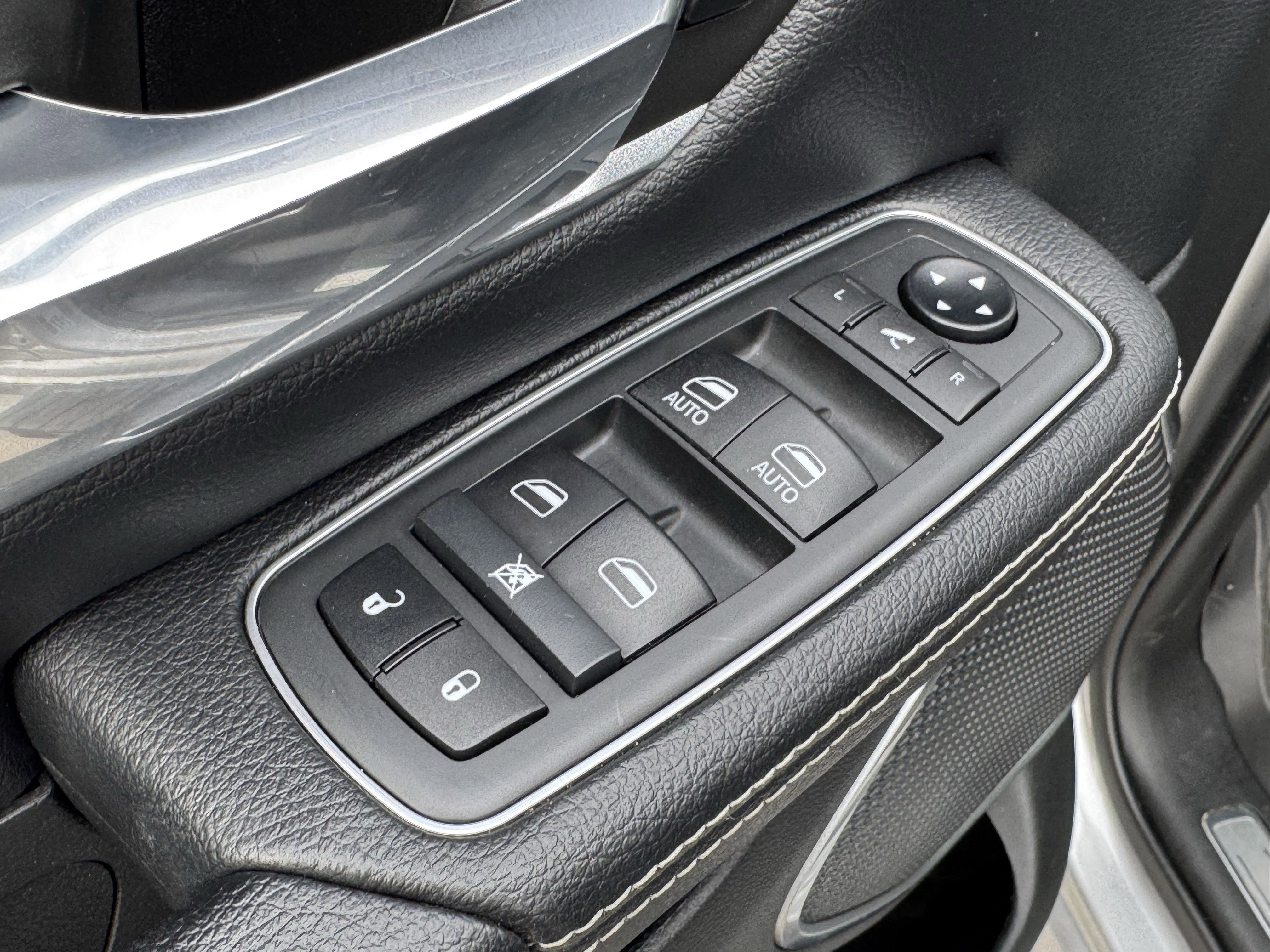 Used 2021 RAM 1500 Laramie image 24