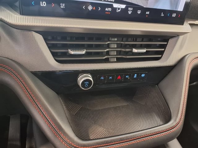 Used 2025 Ford Explorer ST-Line AWD/4WD image 12