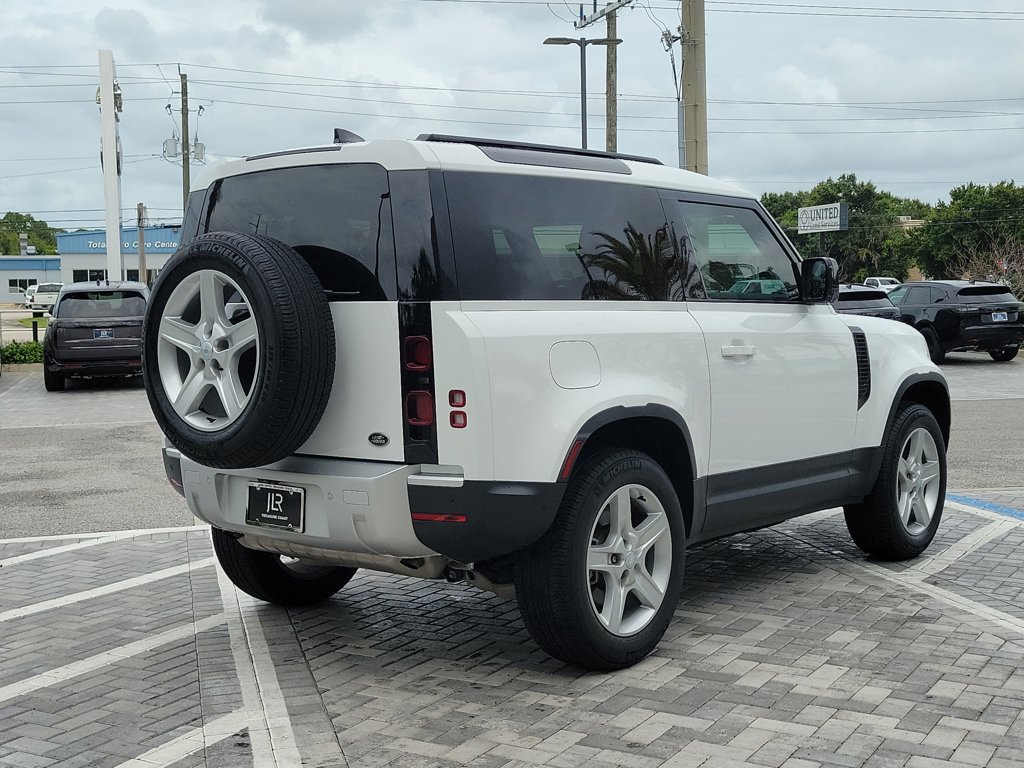Certified 2023 Land Rover Defender 90 SE AWD/4WD image 5