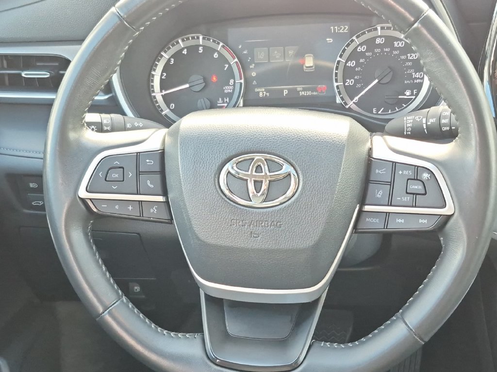 Used 2024 Toyota Highlander XLE AWD/4WD image 24