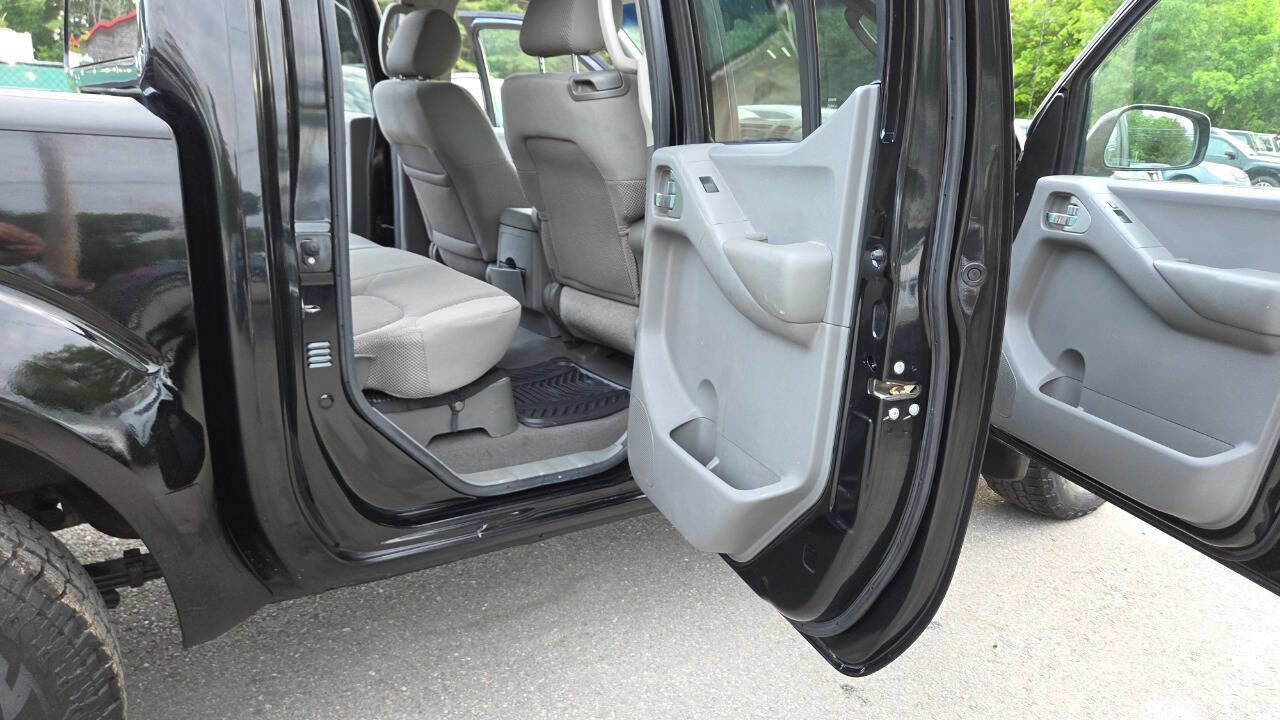 Used 2008 Nissan Frontier SE w/ SE Value Truck Pkg AWD/4WD image 37