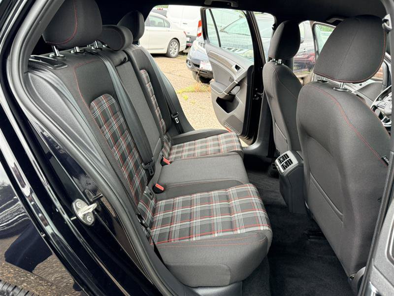 Used 2020 Volkswagen Golf 4-Door FWD image 17