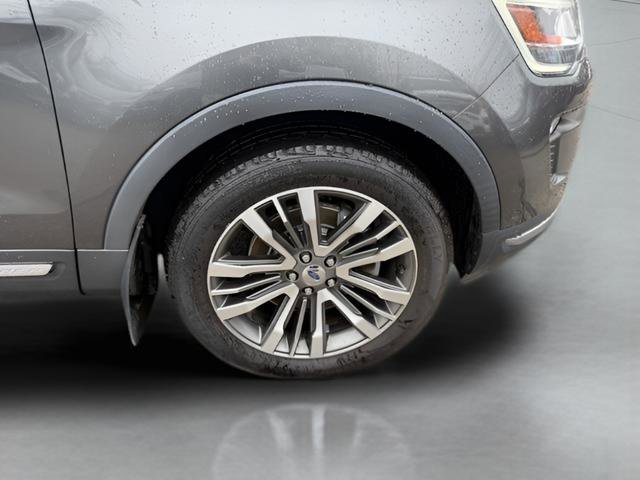 Used 2018 Ford Explorer Platinum image 31