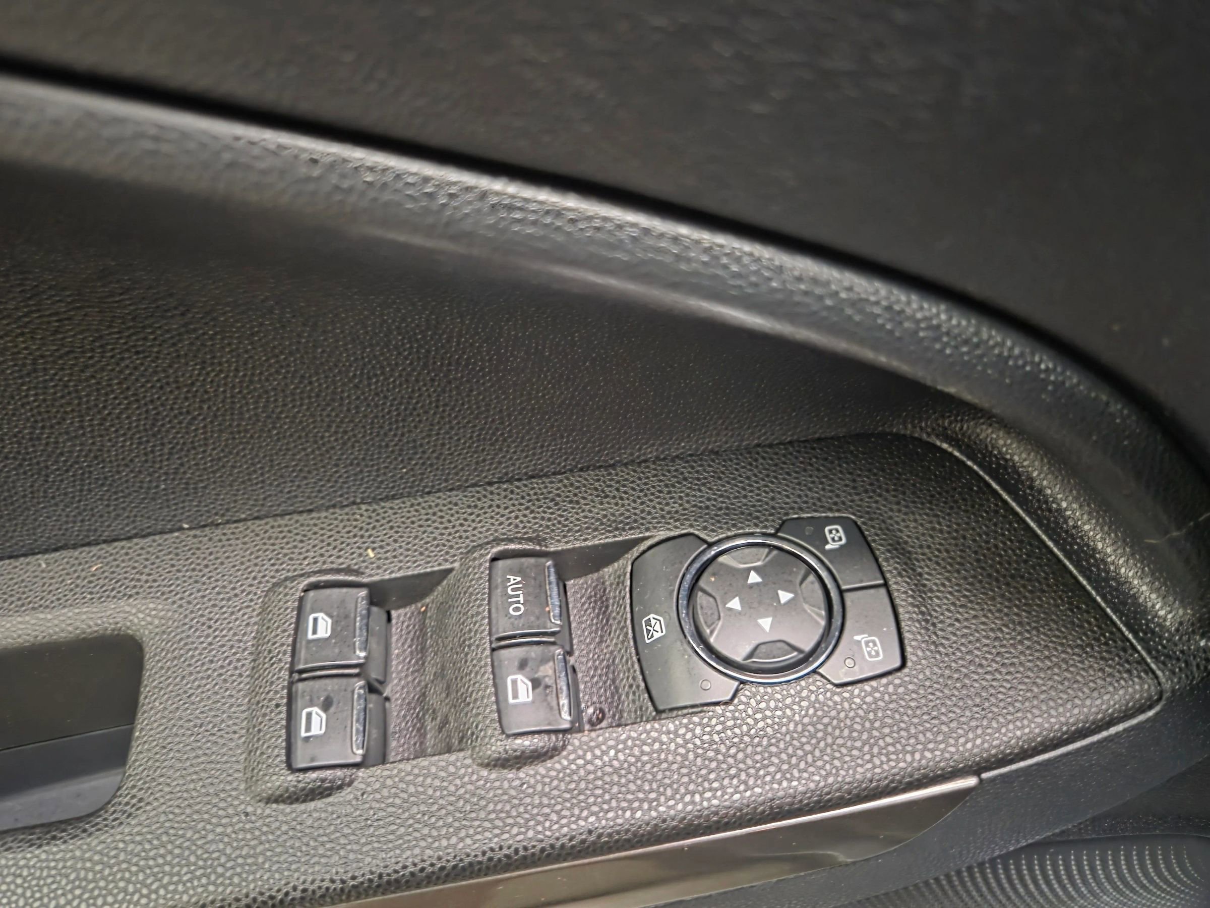 Used 2020 Ford EcoSport SE w/ SE Convenience Package FWD image 16