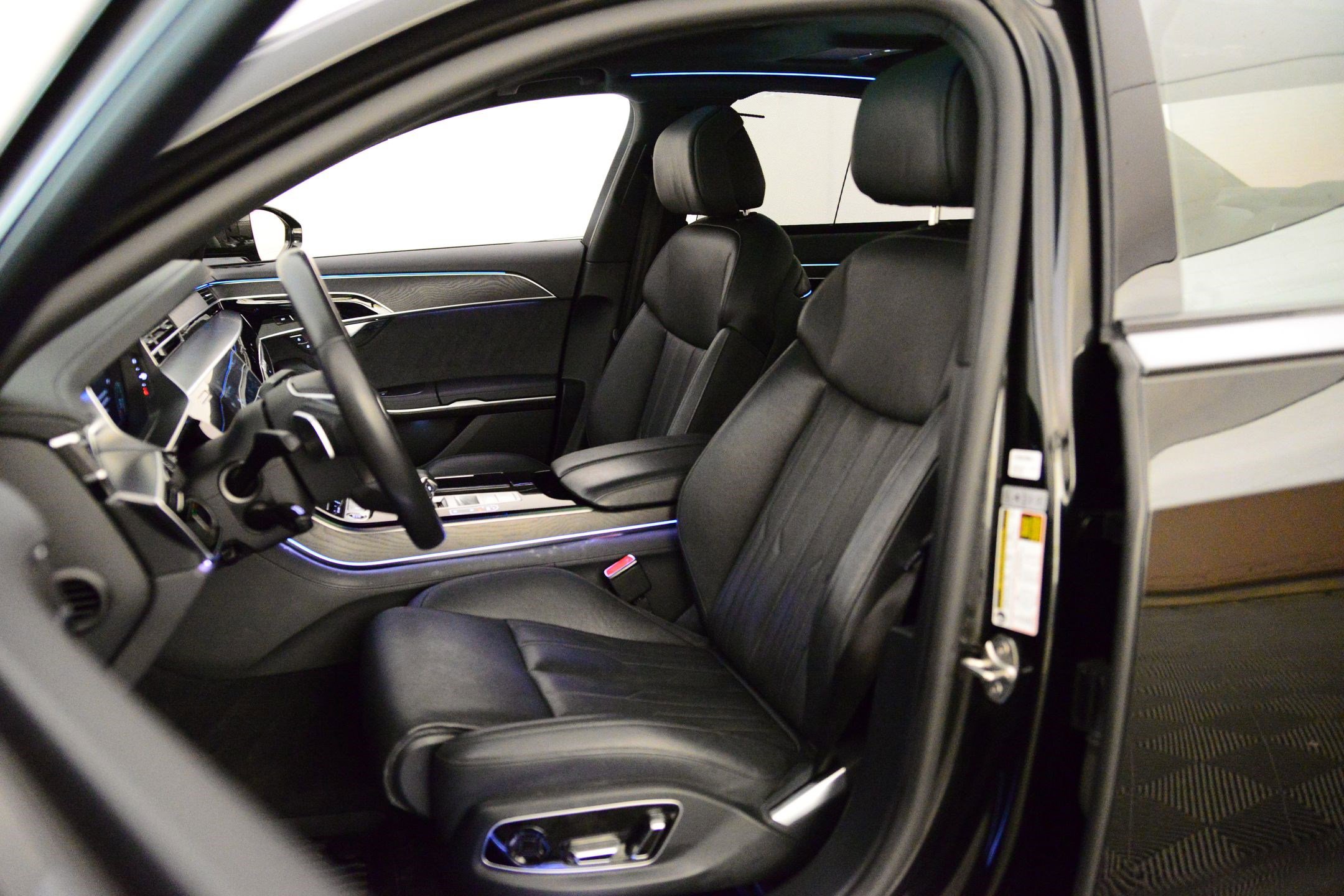 Used 2022 Audi A8 L 3.0T image 4