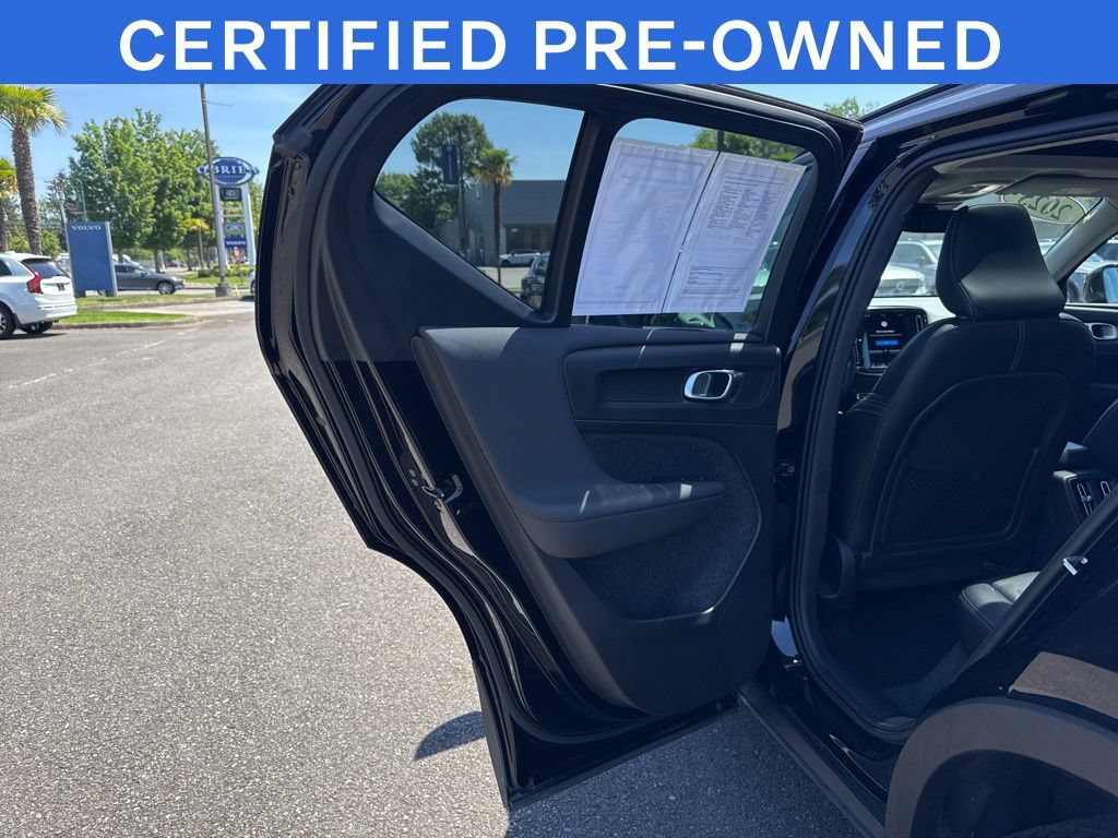 Certified 2025 Volvo XC40 B5 Plus AWD/4WD image 15