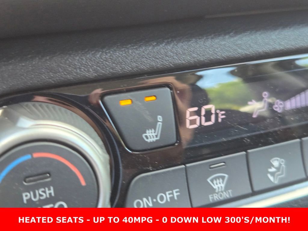 New 2025 Nissan Versa SR w/ Trunk Package FWD image 21