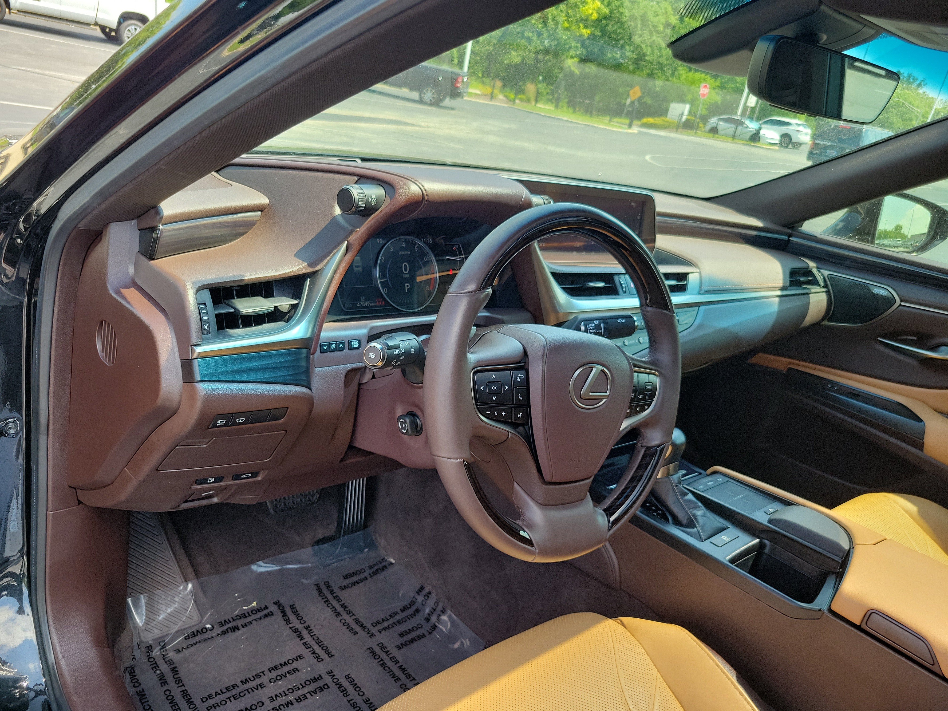 Used 2020 Lexus ES 350 Ultra Luxury w/ Accessory Package 2 FWD image 18