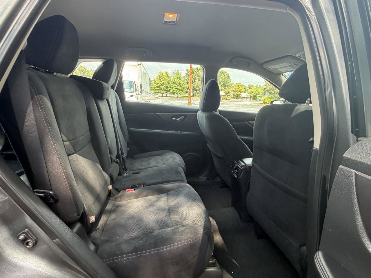 Used 2016 Nissan Rogue S AWD/4WD image 15