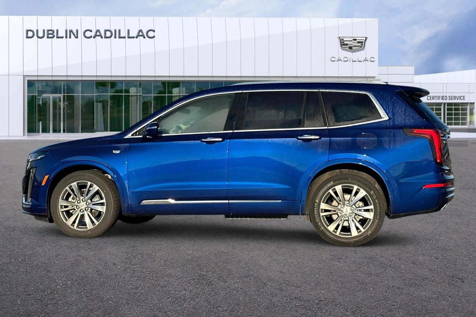 Certified 2025 Cadillac XT6 Premium Luxury image 7