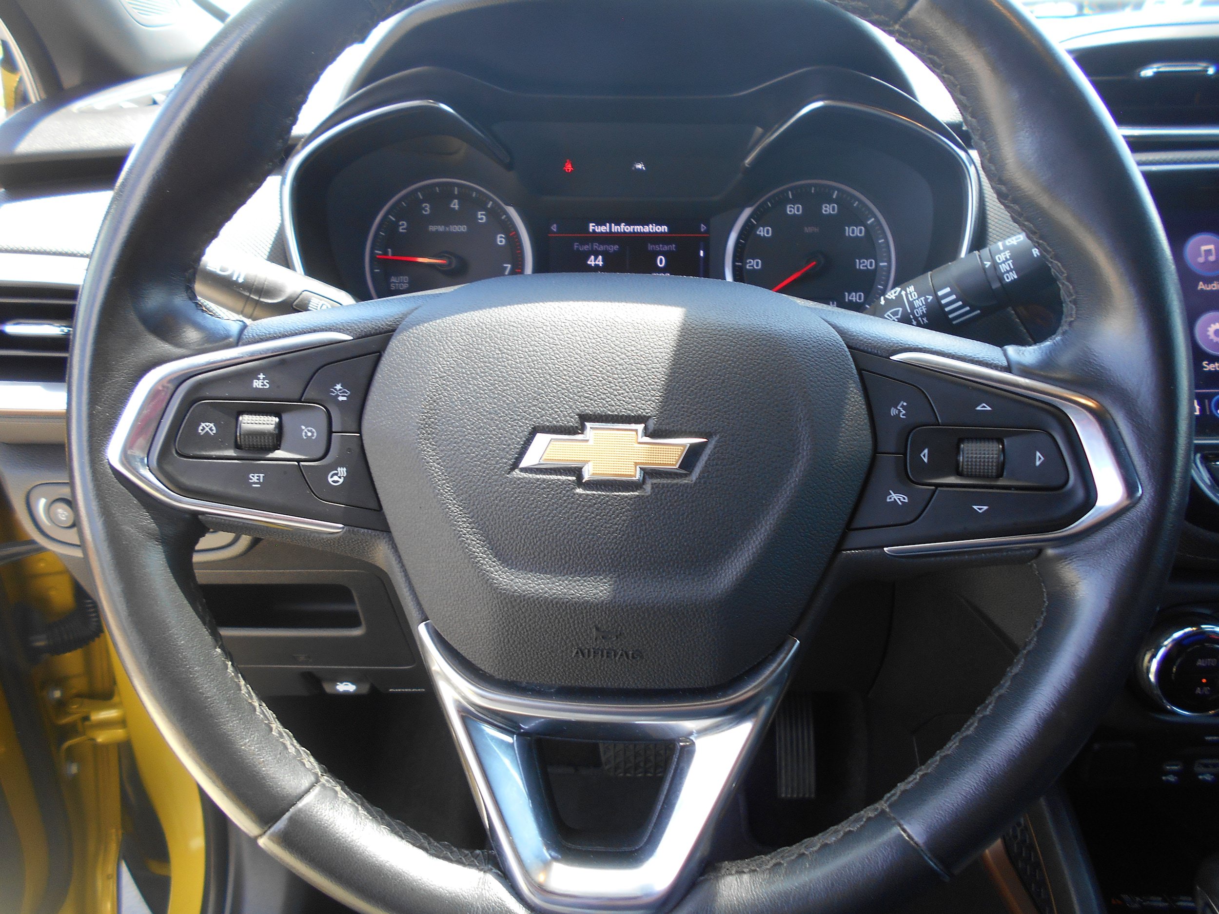 Used 2023 Chevrolet TrailBlazer ACTIV w/ Sun and Liftgate Package FWD image 4