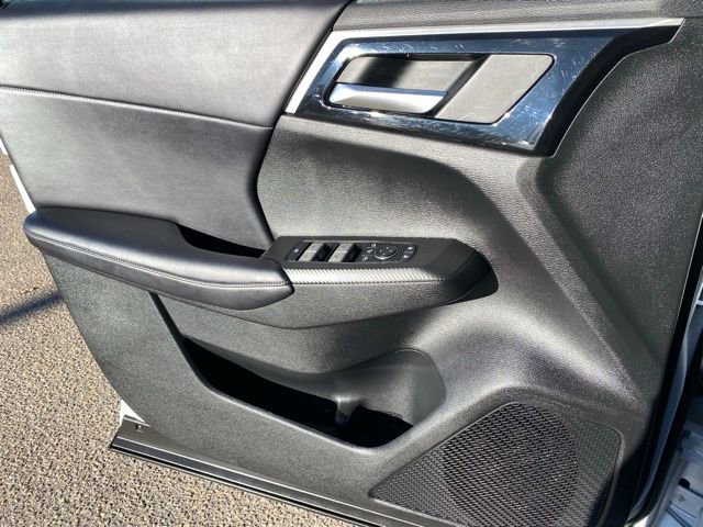 Used 2024 Mitsubishi Outlander 4WD Plug-In Hybrid image 14