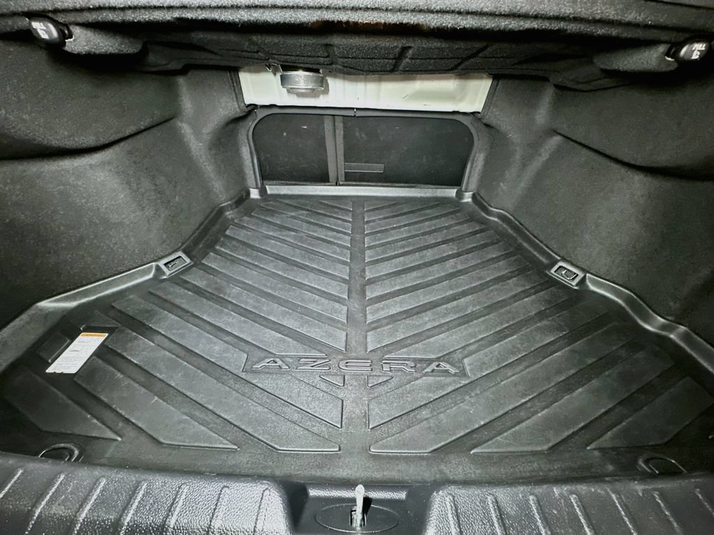 Used 2017 Hyundai Azera FWD image 33