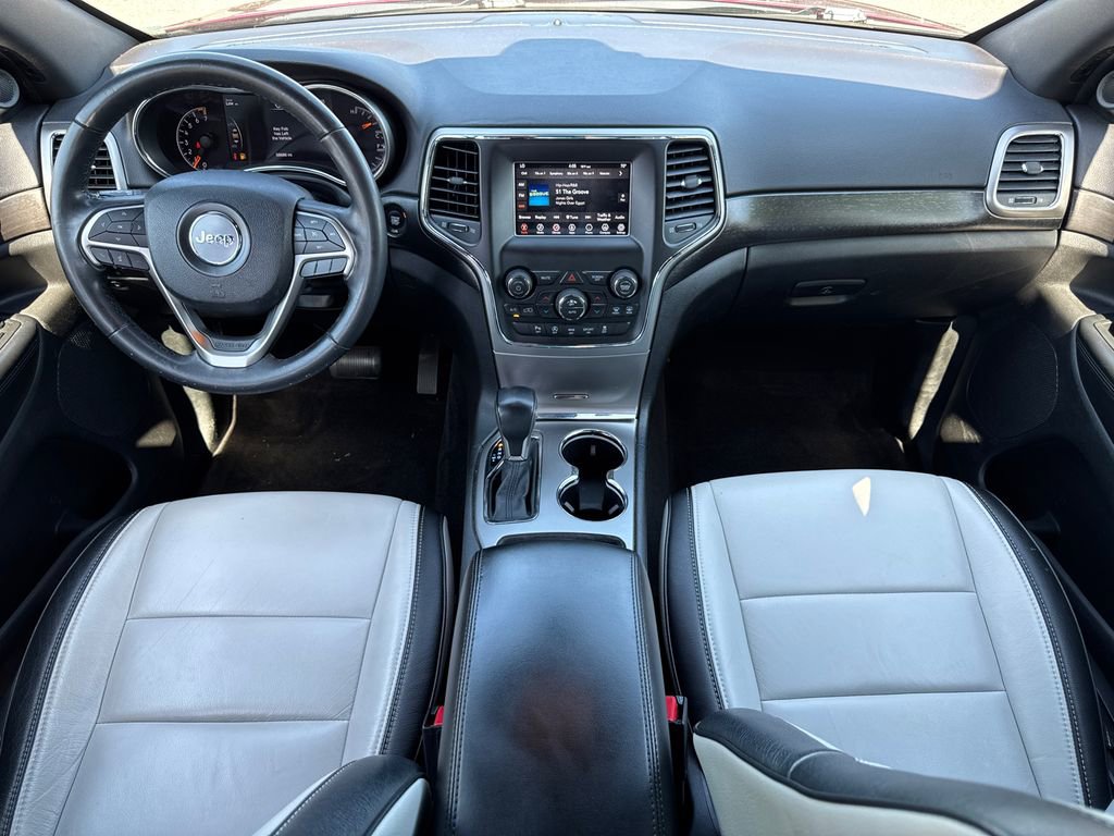 Used 2018 Jeep Grand Cherokee Laredo AWD/4WD image 22