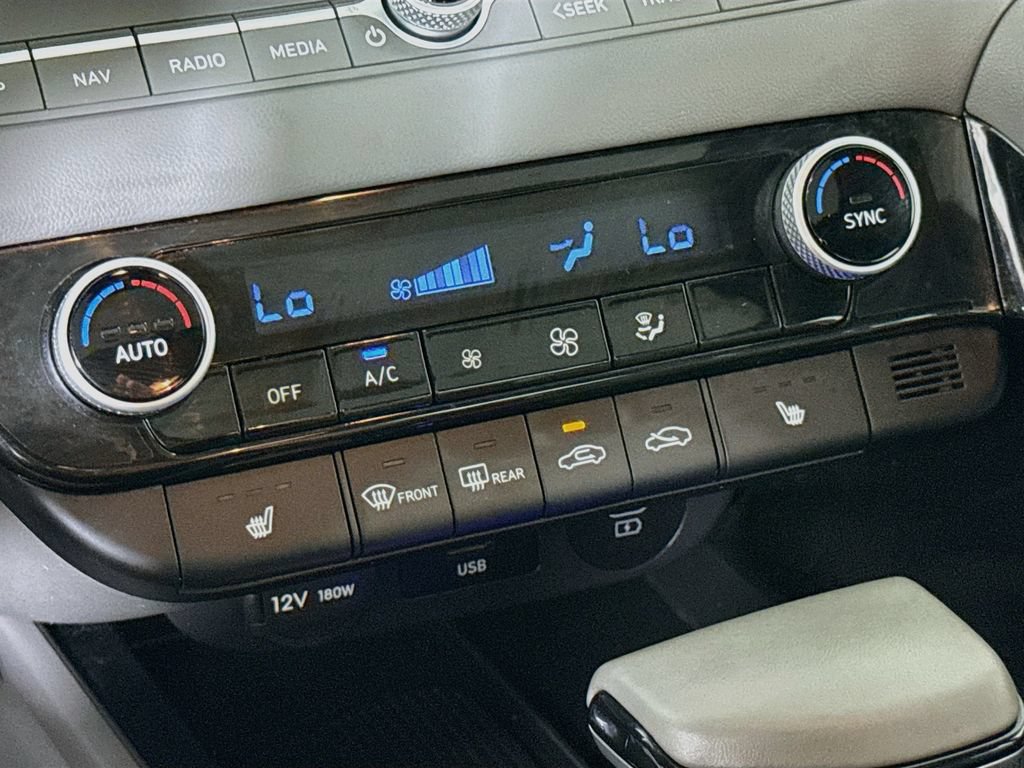 Certified 2024 Hyundai Elantra SEL w/ Convenience Package FWD image 10