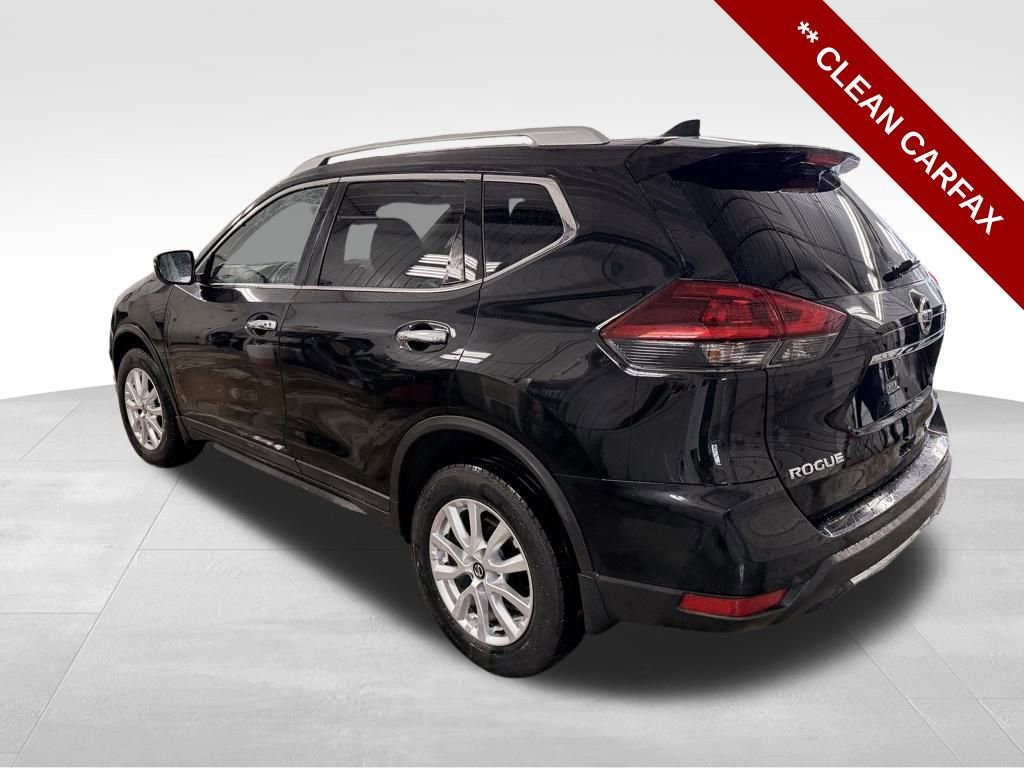 Used 2020 Nissan Rogue SV image 3