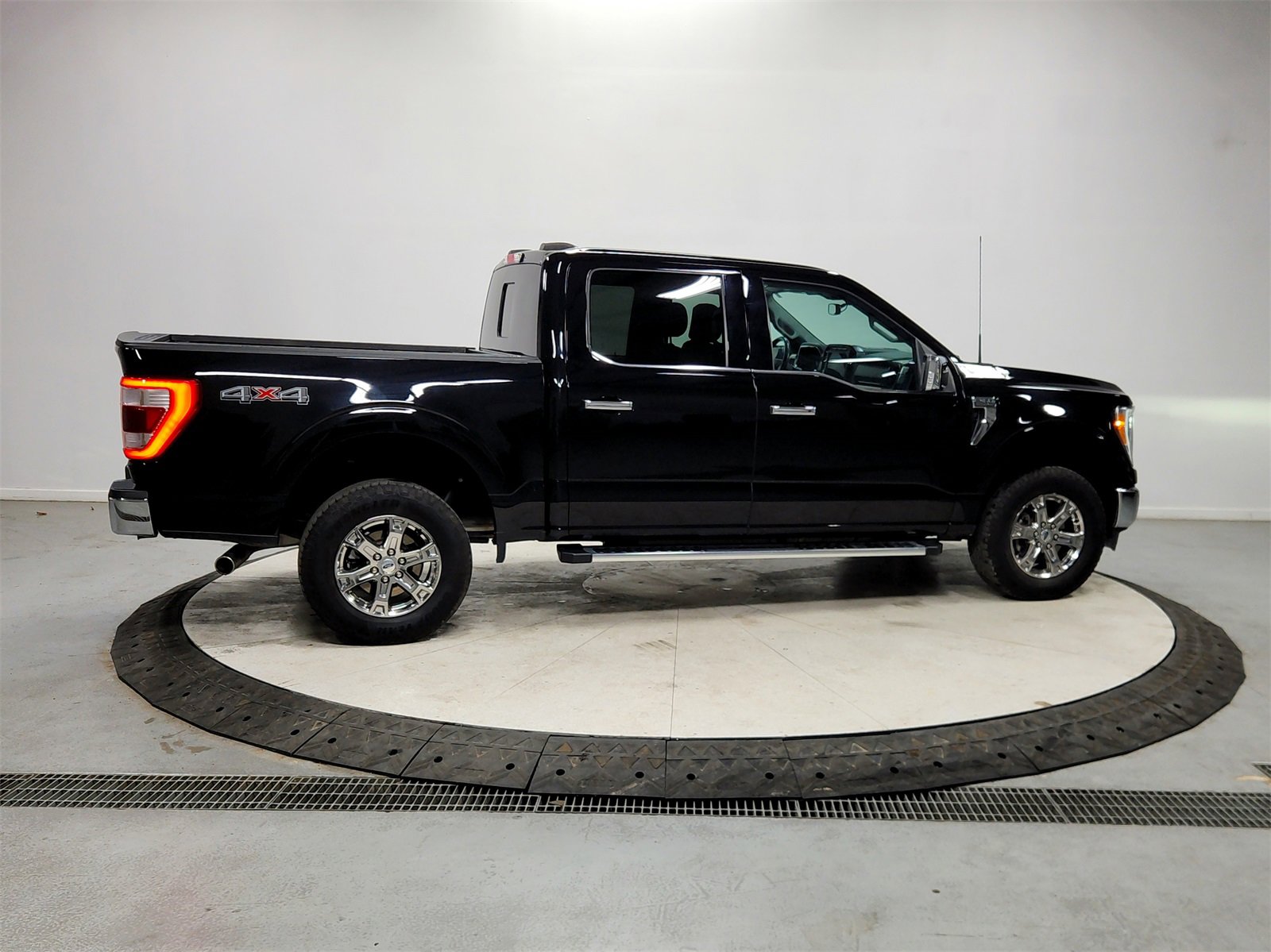 Used 2023 Ford F150 Lariat image 8