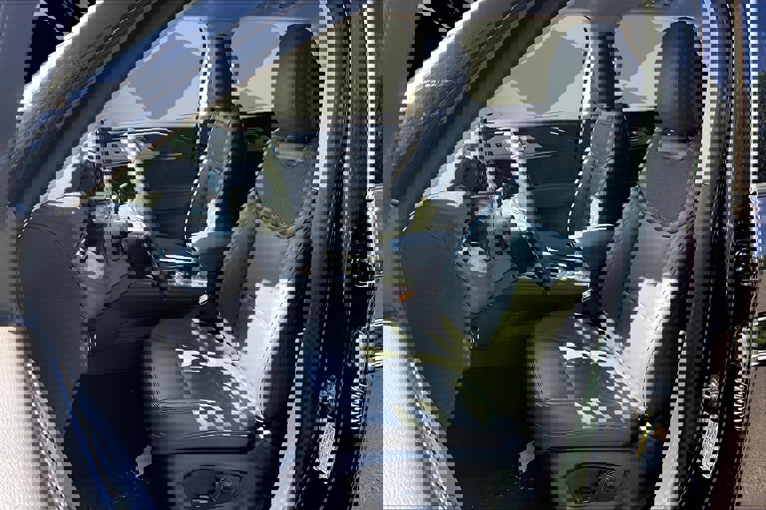 New 2025 Ford Explorer Active w/ Active Comfort Package image 9