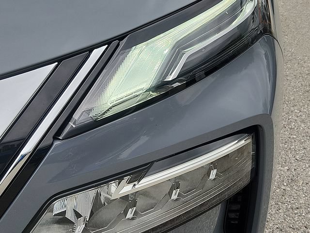 Used 2023 Nissan Rogue Platinum AWD/4WD image 9