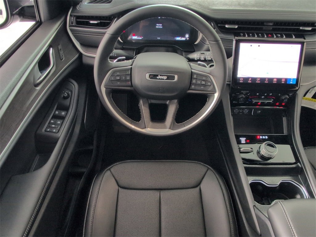 New 2025 Jeep Grand Cherokee Limited w/ Luxury Tech Group II image 8