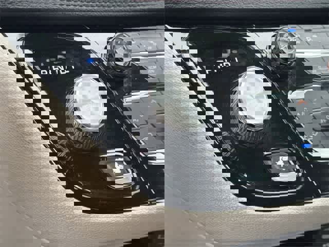 Used 2017 Chrysler Pacifica Limited w/ UConnect Theater Package image 26