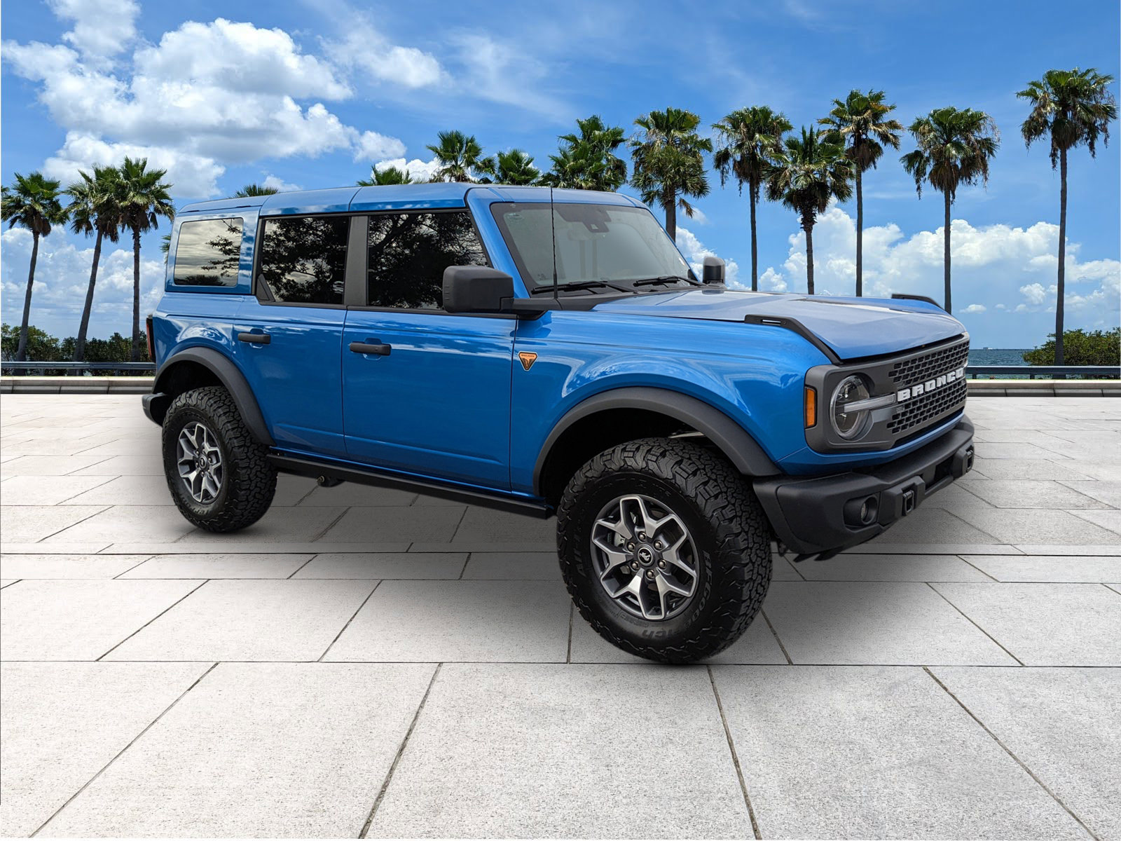 Used 2025 Ford Bronco Badlands image 2